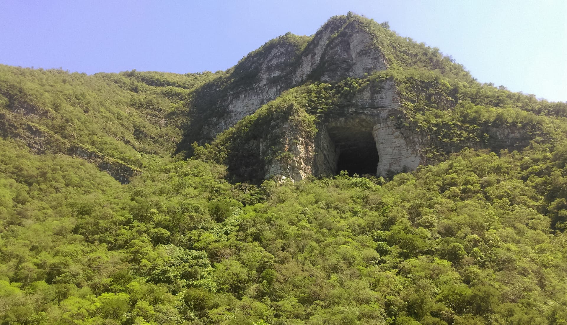 Turismo de aventura en montañas y cañones en Linares, Nuevo León